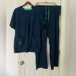 Carhartt Cross-Flex Utility Scrub top and bottoms